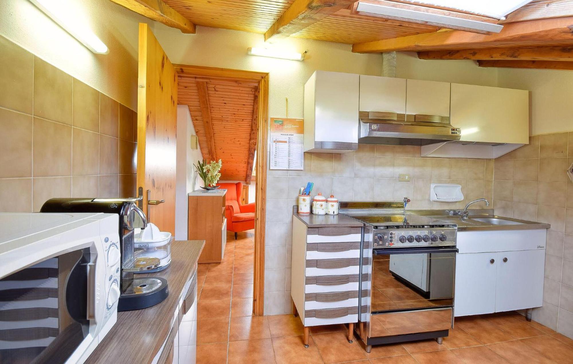 2 Bedroom Stunning Apartment In Монеглия Екстериор снимка