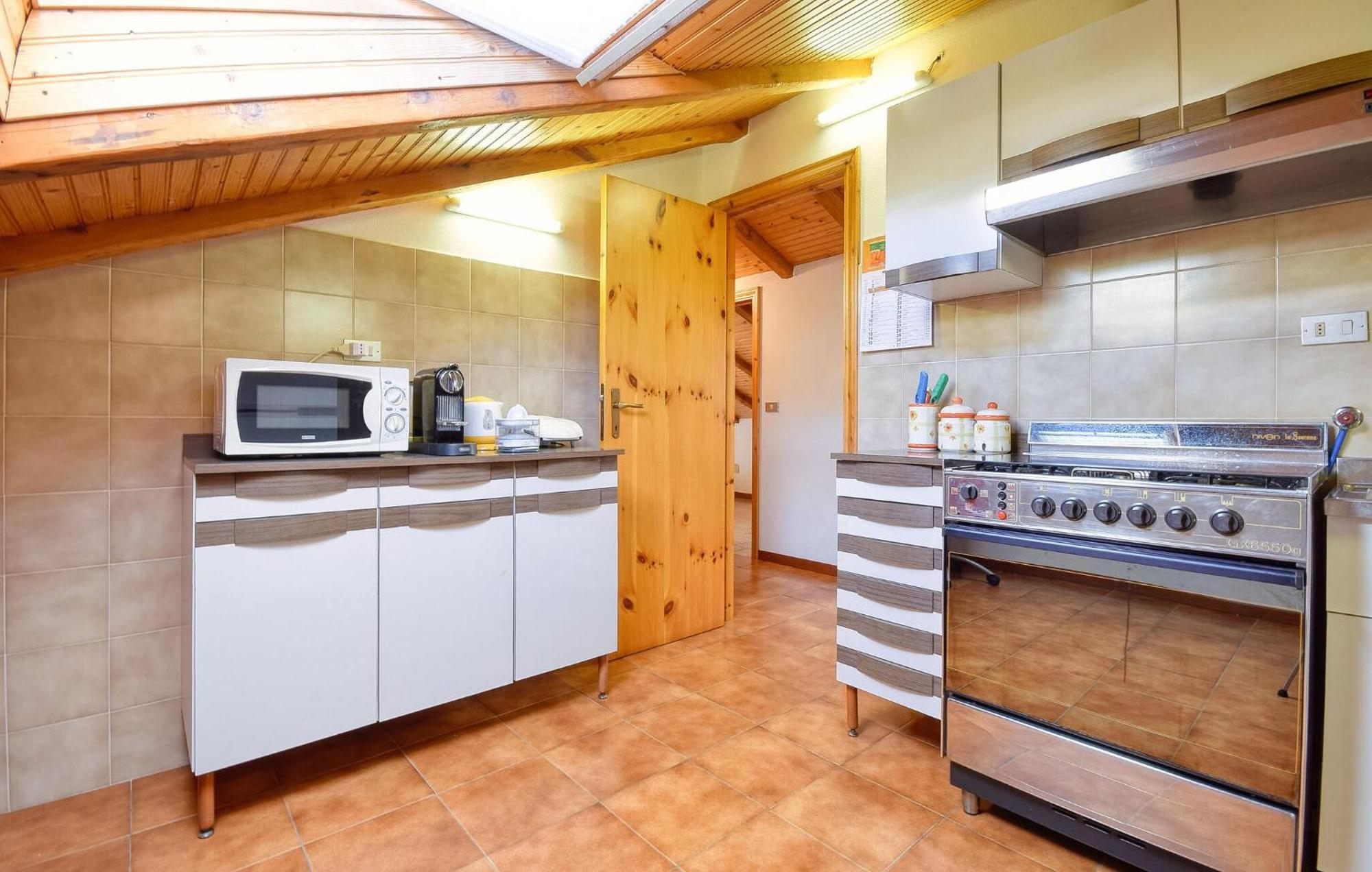 2 Bedroom Stunning Apartment In Монеглия Екстериор снимка